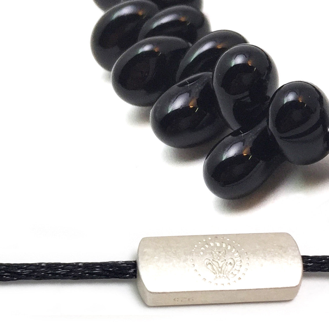 Armband mit Glasperlen