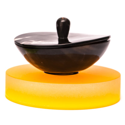 Hornschale mit Deckel